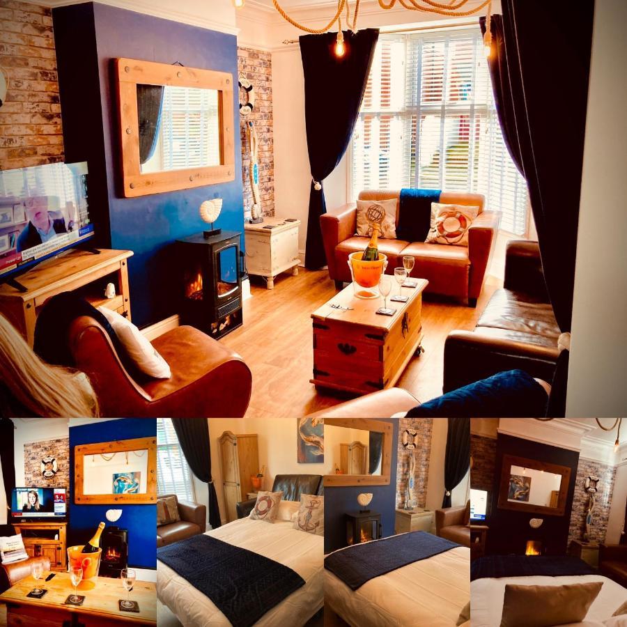 Falcon Retreat Whitby Villa Bagian luar foto